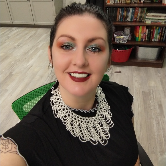 Meet your Posher, Aida - Picture 1 of 1